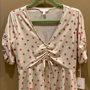 Strawberry v neck 3/4 shirt